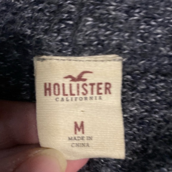 Hollister Woman’s Long Grey Sleeved  Cardigan Sweater (Medium) - Picture 4 of 12